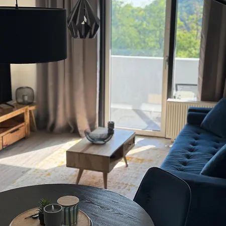 Schoene Aussicht - Charmante Mit Pool Und Sauna In アパート *